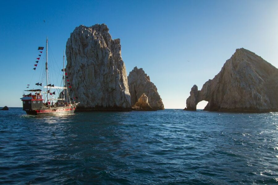 Cabo San Lucas: Sunset Pirate Ship Cruise with Dinner Show - The return ride and the last views of Cabo
