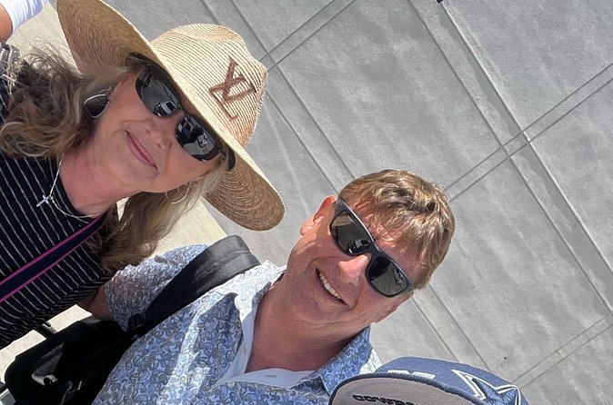 CABOAirport PRIVATE CAR To Cabo Resorts AREA up To 3 pax One Way - Who should book this transfer?