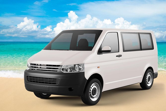 Cancun Airport Hotel Private Transfer by Minivan - Finding the representative in each terminal