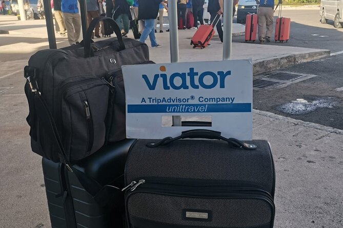 Cancun Airport Private Transfer to Hotels - Round-trip service and the return to the airport