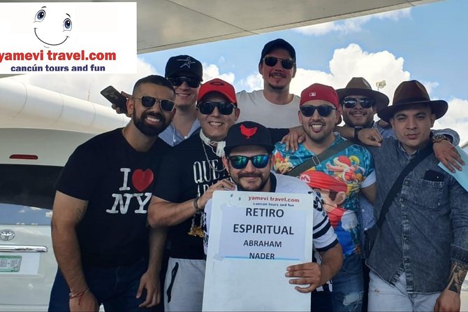 Cancun Airport Small-Group Transfer to Cancun Hotels - The airport departure clock
