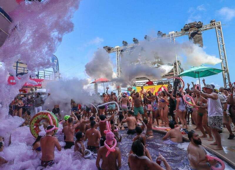 Cancún: Coco Bongo Beach Party Experience - What the afternoon is really like