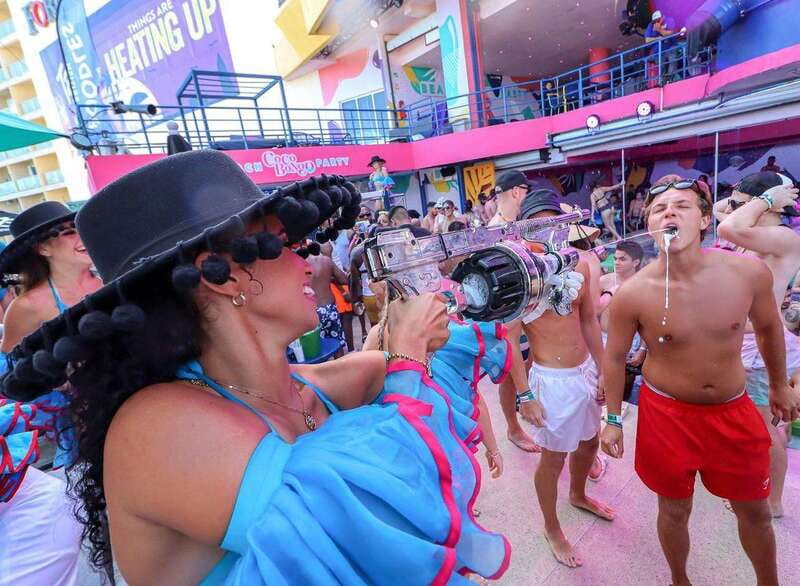Cancún: Coco Bongo Beach Party Experience - Tables, sections, and extra sales