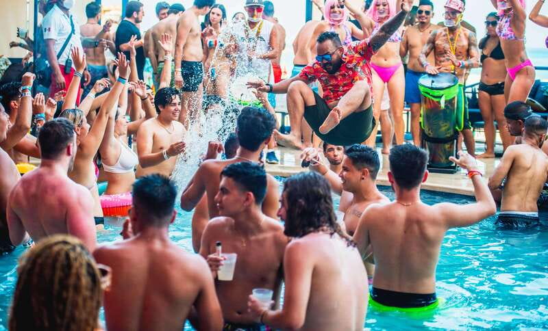 Cancún: Coco Bongo Beach Party Experience - Who will enjoy Coco Bongo most