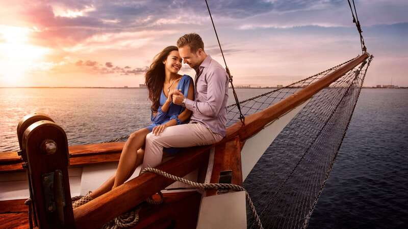 Cancun: Columbus The Romantic Dinner Cruise - Arrive early for the best table