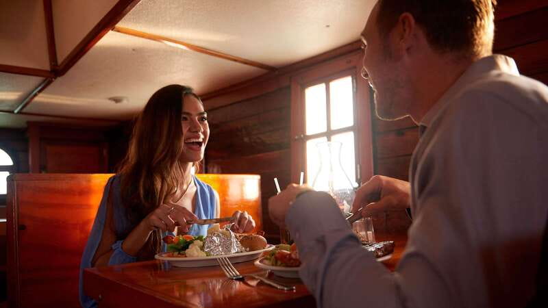 Cancun: Columbus The Romantic Dinner Cruise - Saxophone, dancing, and the pace of the evening