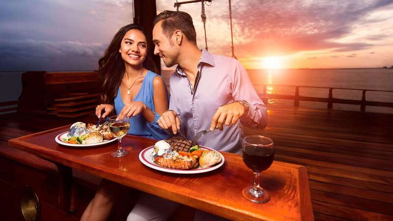Cancun: Columbus The Romantic Dinner Cruise - Who will enjoy Columbus most