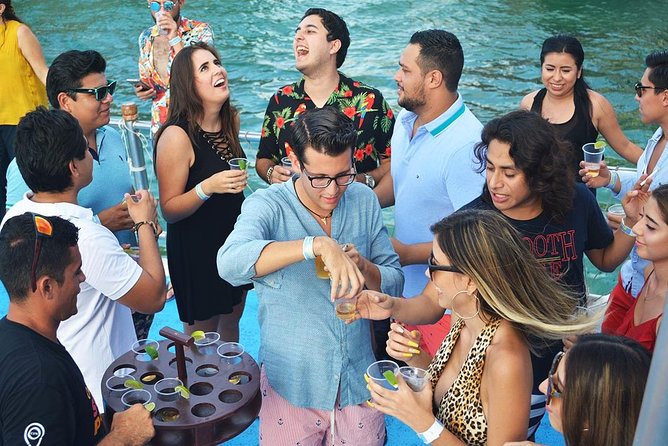 Cancun Dancer Cruise to Isla Mujeres with Snorkeling and Lunch - Fajita lunch with a practical buffet setup