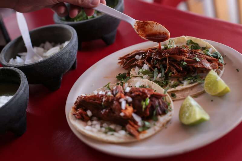 Cancún: Street Food, Local Market and Urban Art Tour - Guides who add context to the meal