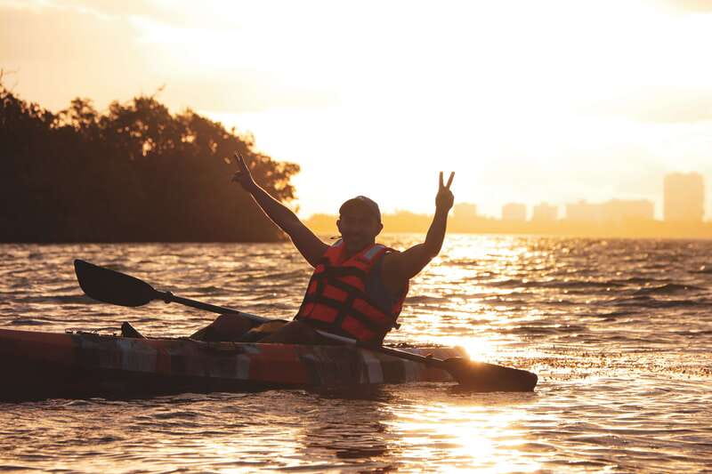 Cancun: Sunset Kayak Experience in the Mangroves - The 15-minute pause: water, photos, and a chance to look around