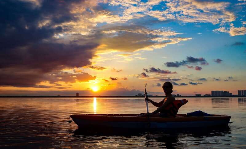 Cancun: Sunset Kayak Experience in the Mangroves - The final 45 minutes: quieter water and a steady return