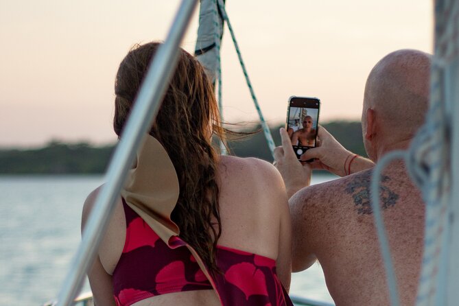 Catamaran Adventure: Sailing and Swimming in the Bacalar Lagoon - Three hours aboard the catamaran