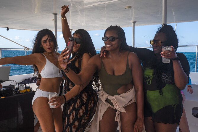 Catamaran Booze Party With Open Bar in Cancun - Lunch on board: included, but not the main reason to go