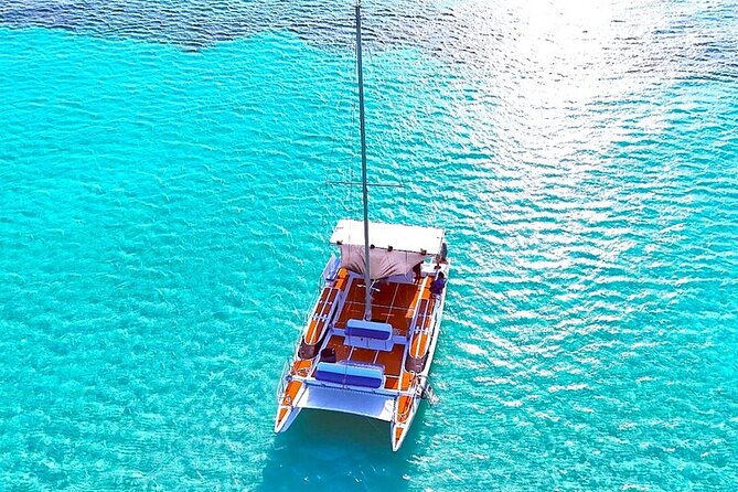 Catamaran Snorkel Adventure to El Cielo and The Money Bar Beach - The group-size question: social fun or crowded boat