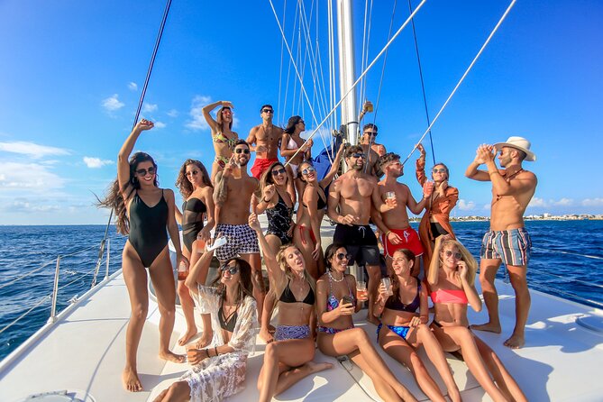 Catamaran to Isla Mujeres Snorkeling Tour with Open Bar and Lunch - What this Cancun catamaran day actually delivers