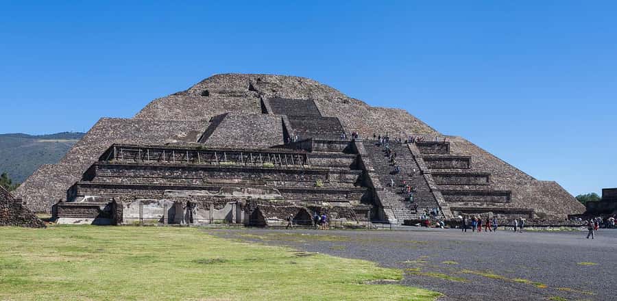 CDMX: Early visit to Teotihuacan - Meeting the group in central Mexico City