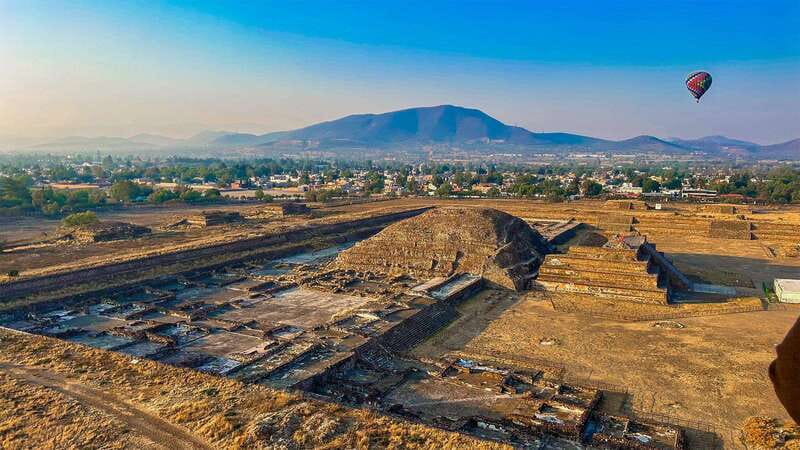 CDMX: Teotihuacan Balloon Flight with Optional Pyramids Tour - Sunrise above the Pyramid of the Sun
