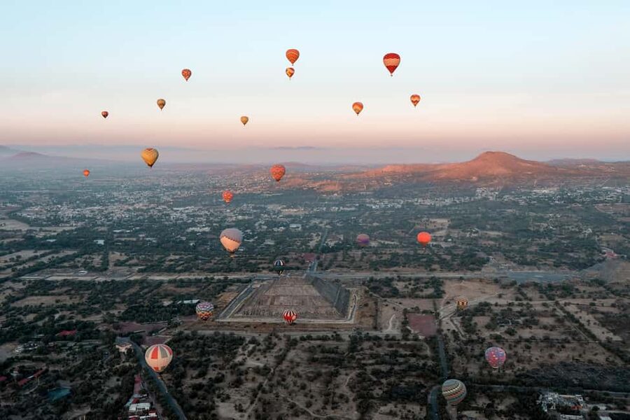 CDMX: Teotihuacan Hot Air Balloon with Breakfast - The toast, certificate, and breakfast question