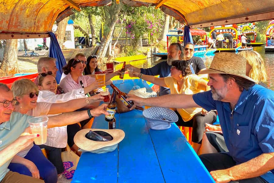 CDMX: Xochimilco Trajinera Party, Drinks, Mariachi & Tacos - Xochimilco turns a canal ride into a fiesta