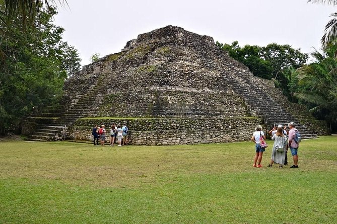Chacchoben Mayan Ruins and Bacalar Lagoon Combo Tour from Costa Maya - Chacchoben Temples in the Jungle