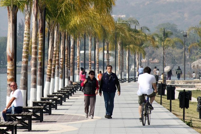 Chapala Lake & Ajijic Tour with "Tres Potrillos Ranch" - Piedra Barrenada and the question of lunch