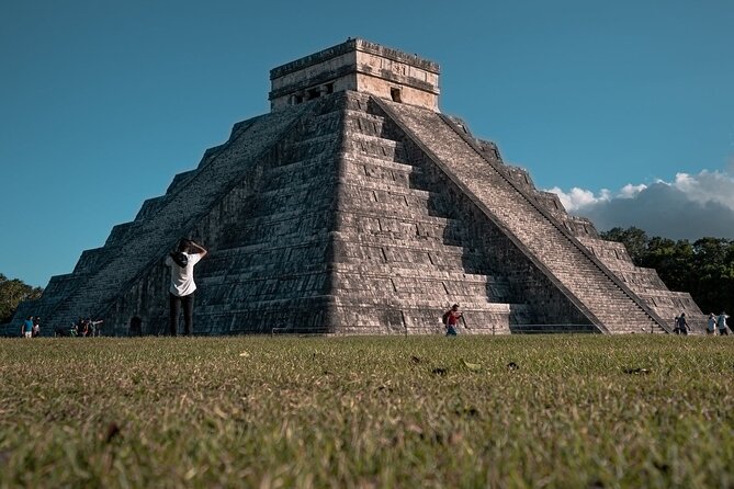 Chichén Itzá, Cenote and Valladolid with Lunch and transportation - Lunch keeps the schedule moving