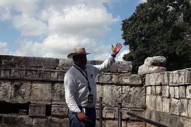 Chichen Itza, Cenote Swim & Izamal Magic Town with Buffet Lunch - Izamal’s yellow streets and a final change of pace