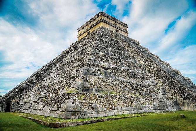 Chichen Itza Deluxe Valladolid and 2 Cenotes - Guide quality and language concerns