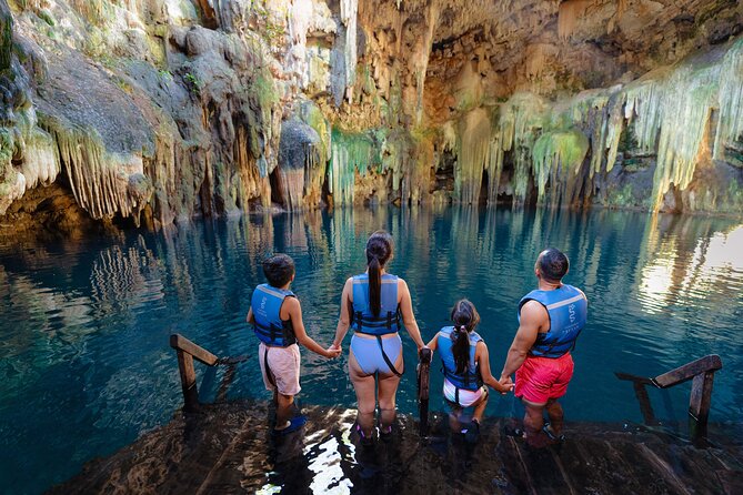 Chichen Itza Guided Historical Tour with Lunch Included - Cooling off at Tsukan cenote