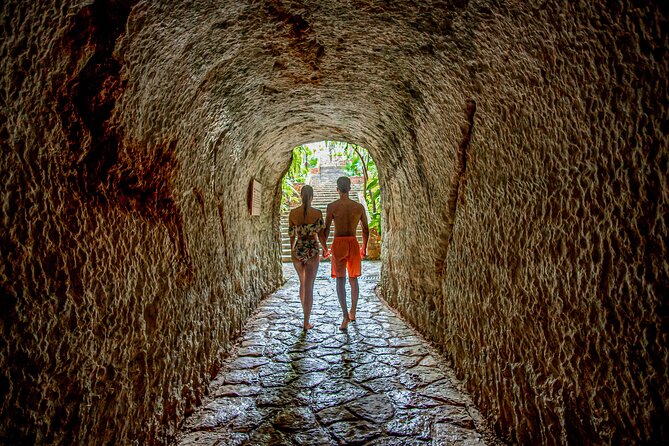 Chichén Itzá Guided Tour with Cenote & Buffet at Valladolid - Cooling off at Santuario Tsukán Cenote