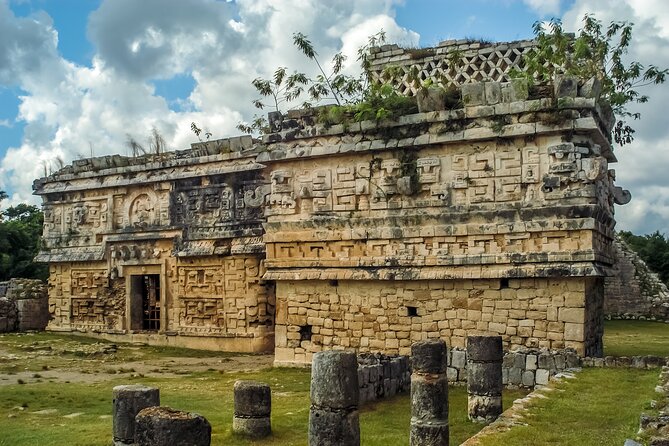 Chichen Itza: Self-Guided Tour with Audio Narration & Map - Las Monjas and La Iglesia
