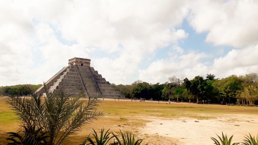 Chichén Itzá Skip-the-Line Entrance Ticket - The Great Ball Court and the rest of the complex