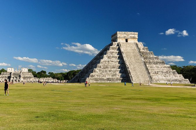 Chichen Itza Ticket with optional Guide - Adding a bilingual guide
