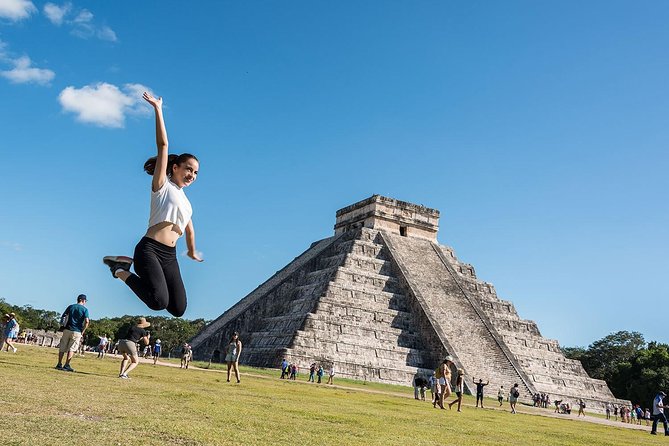Chichén Itzá Tour with Cenote Xunáan, Valladolid & Lunch - Cenote Xunáan: a cool start to a hot day