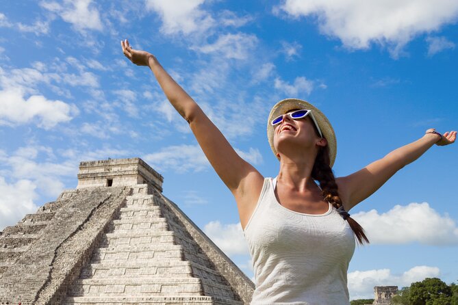 Chichen Itza, Yucatecan Buffet, Cenote Saamal and Valladolid - Chichen Itza: the reason to take the long ride