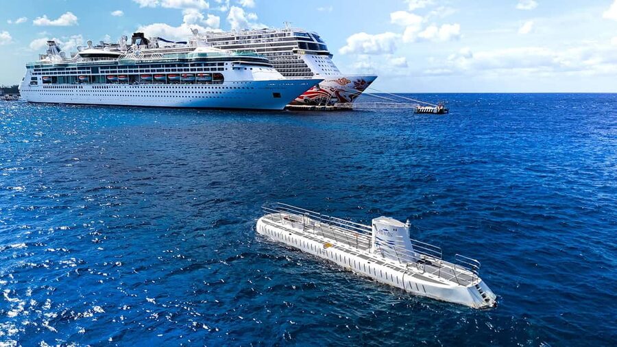 Cozumel: Atlantis Submarine Adventure - Starting at the hotel zone south of town