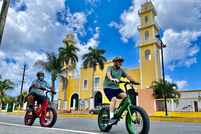 Cozumel: City Tour by E-bike - Mercado Municipal, where Cozumel shops for dinner