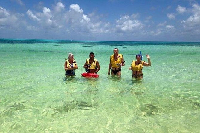 Cozumel Jeep and Snorkel Adventure with Lunch at Punta Sur Park - Guides, group size, and the pace of the route