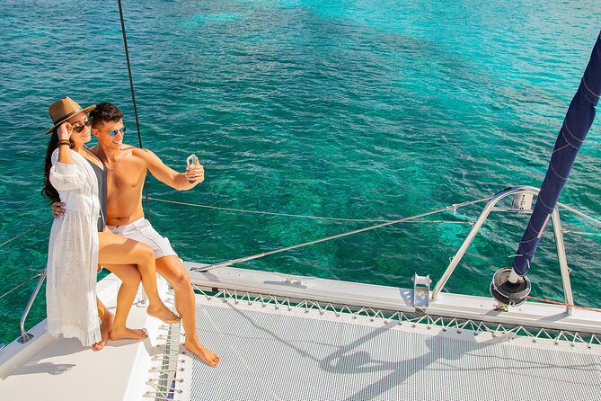 Cozumel Luxury Sailing & Snorkeling with Lunch and Open Bar Onboard - A light lunch with an active open bar
