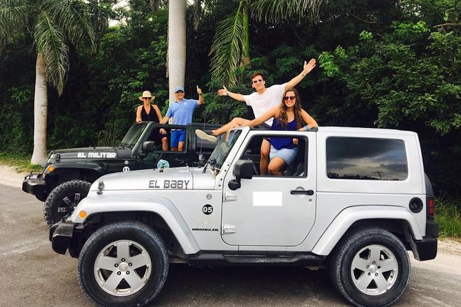 Cozumel Private Jeep Tour with Snorkeling Experience and Lunch - Money Bar, fajitas, and the main snorkeling session