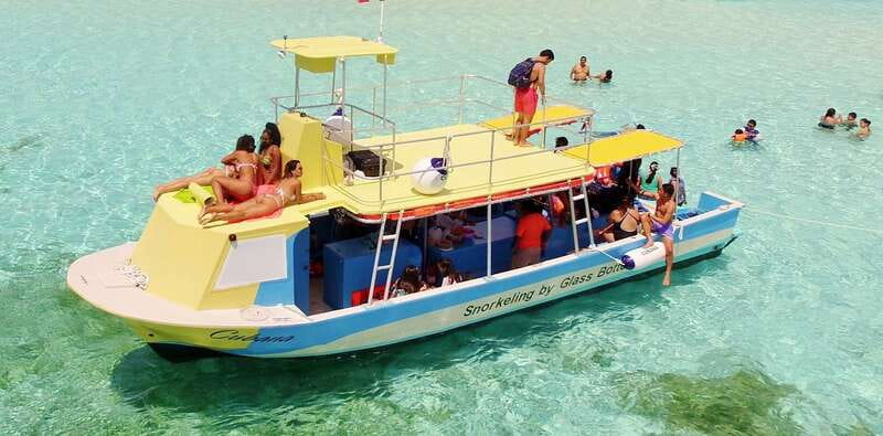 Cozumel: VIP Glass Bottom Boat & Snorkeling 3 Reefs Tour - A short Cozumel reef trip with a useful split