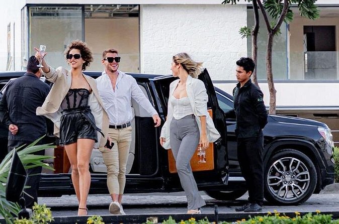 Deluxe Limousine GMC from Cancun Airport - Is $187 a fair price for four?