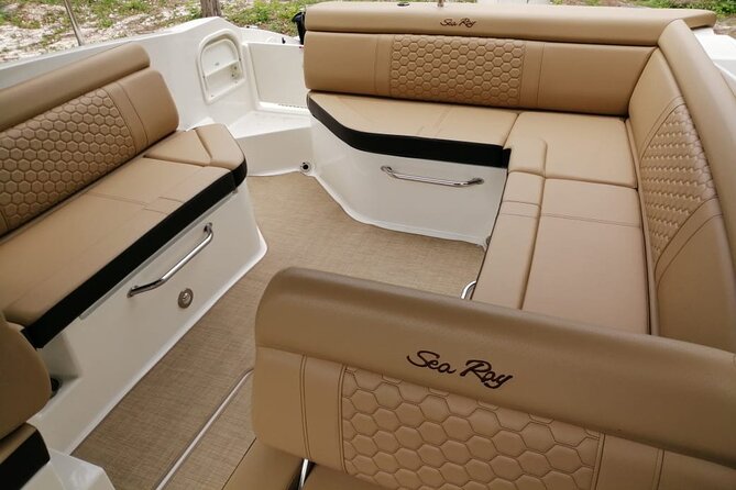 Deluxe Private Boats - 27 ft Sea Ray - Playa El Cielo, Isla Pasión, and the route you actually get