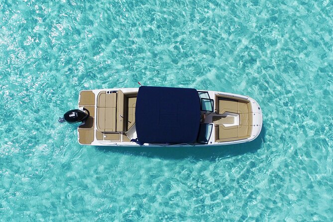 Deluxe Private Boats - 27 ft Sea Ray - Choosing Cozumel’s north or south route