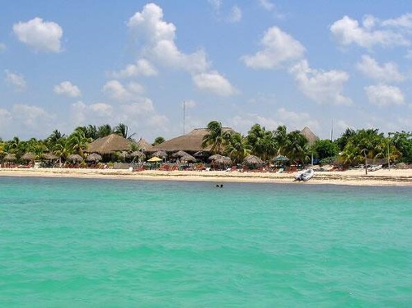 Deluxe Private Boats - 40 ft Catamaran - Key points to know before booking
