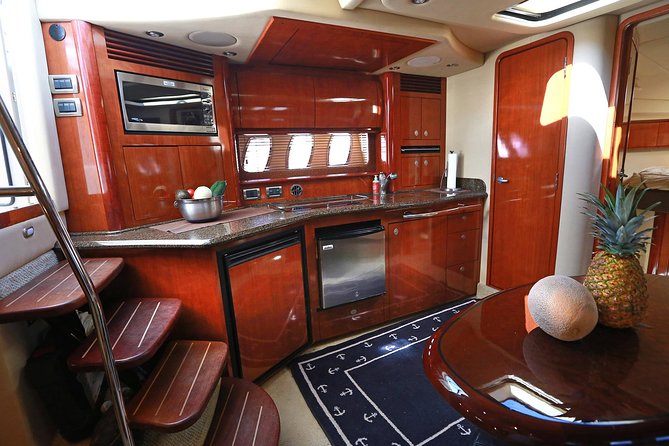Deluxe Private Boats - 40 ft Sea Ray - A relaxed lunch of ceviche, seafood, and Mexican favorites