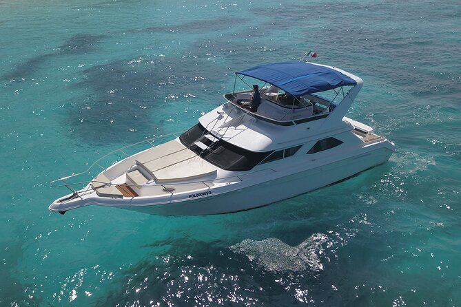Deluxe Yacht 48FT with FlyBrige Rental in Cancun - What the crew adds to the day