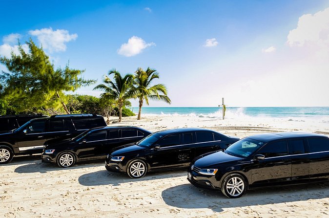 Departure by Luxury Sedan From Playa del Carmen to Cancun Airport - The sedan experience: comfort over ceremony