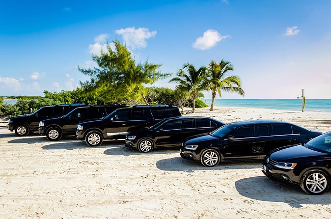 Departures in Luxury Sedan from Tulum to Cancun Airport - Who will appreciate this transfer most