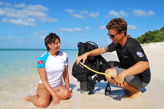 Discover Scuba Diving in Cozumel Paradise Reef - Before the boat: video lesson and gear fitting